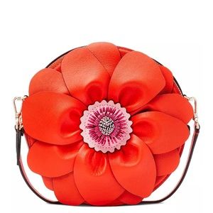 Nwt Kate spade smooth leather 3D flower petal bag